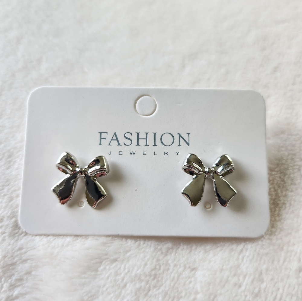 NEW! Silver Bow Earrings